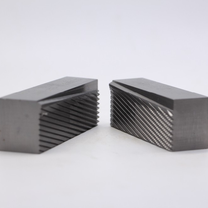 High Speed Steel Flat Thread Rolling Dies With 125-225mm Center Distance Of Die Spindle